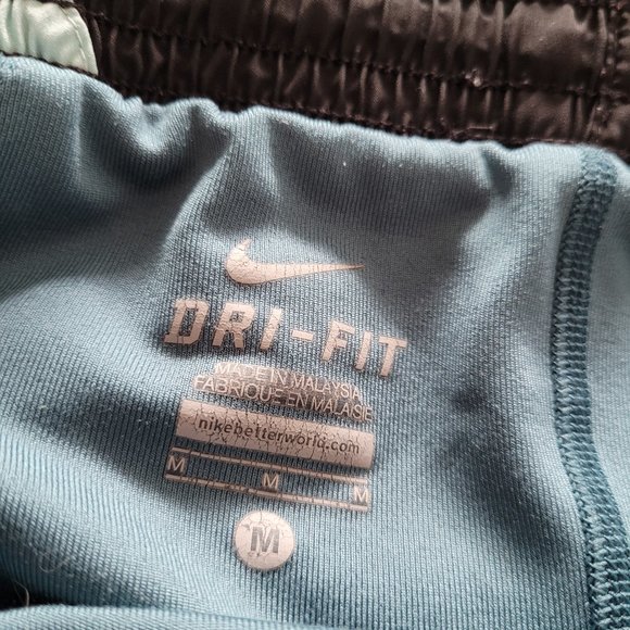 NIKE Blue and Black Shorts with compression shorts - Picture 4 of 5